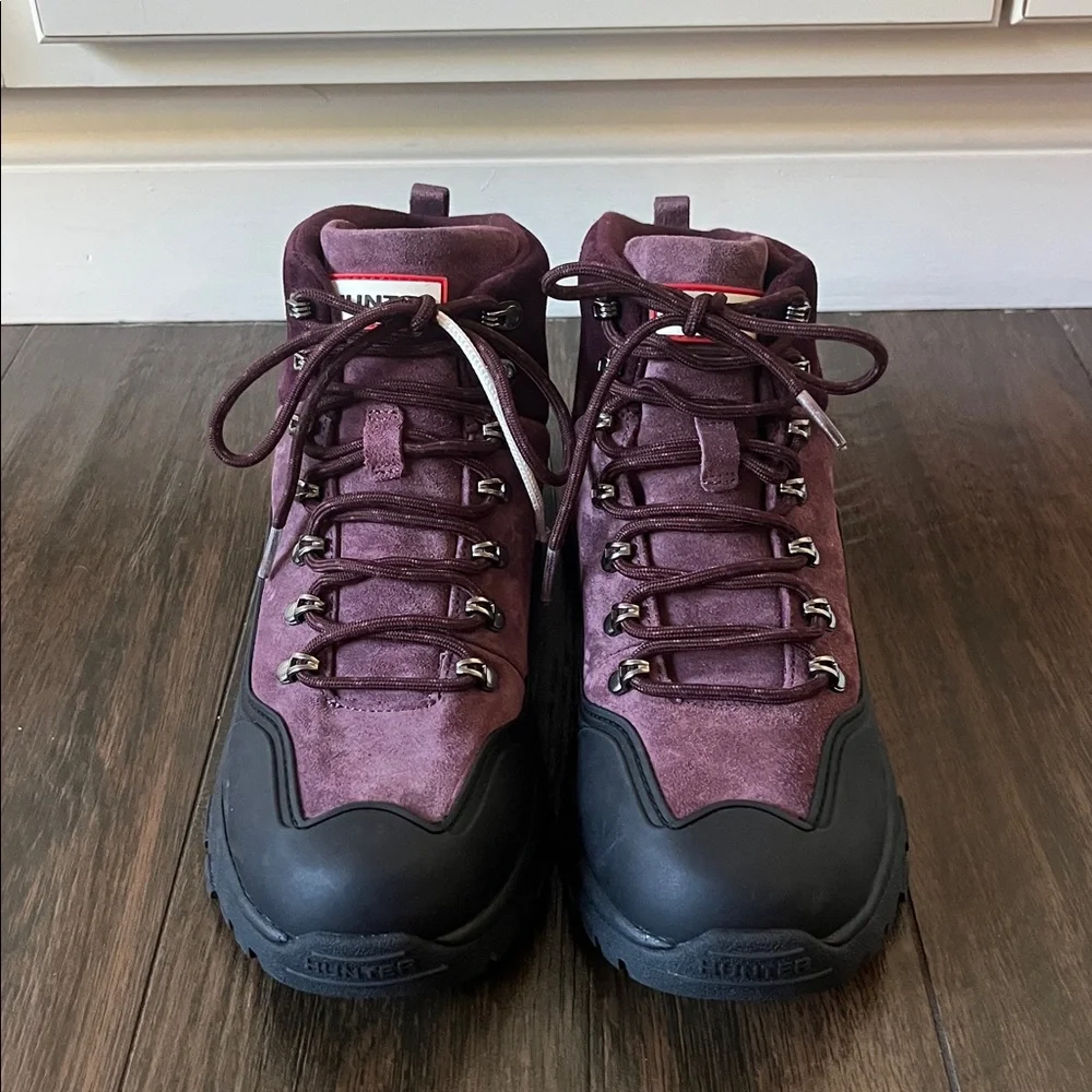 Hunter Women's Burgundy and Black Hiking-Style Winter Boot
